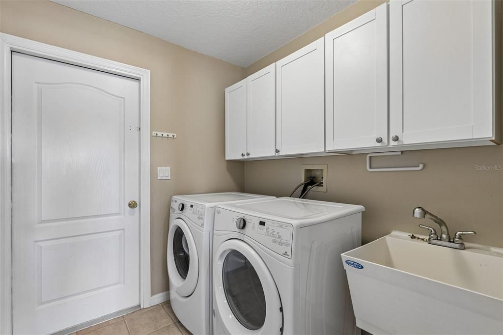 В аренду: $2,600 (4 спален, 2 ванн, 2068 Квадратных фут)