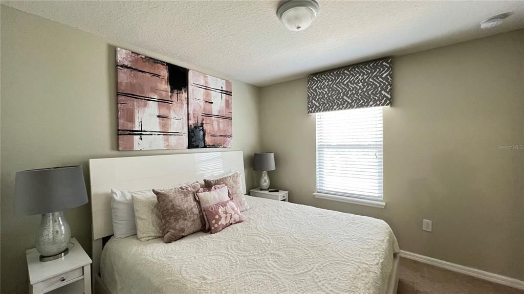 For Sale: $388,000 (5 beds, 4 baths, 2263 Square Feet)