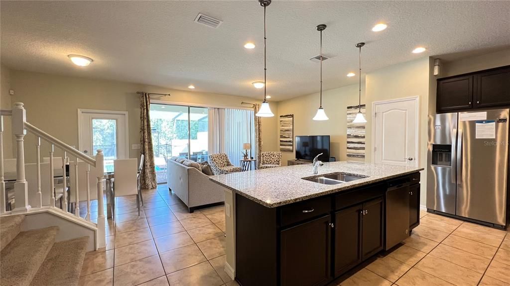 For Sale: $388,000 (5 beds, 4 baths, 2263 Square Feet)