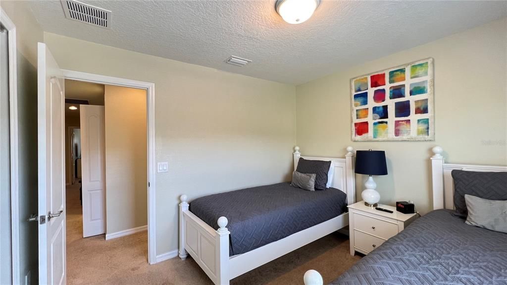 For Sale: $388,000 (5 beds, 4 baths, 2263 Square Feet)