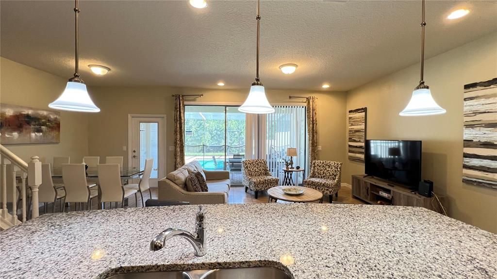For Sale: $388,000 (5 beds, 4 baths, 2263 Square Feet)