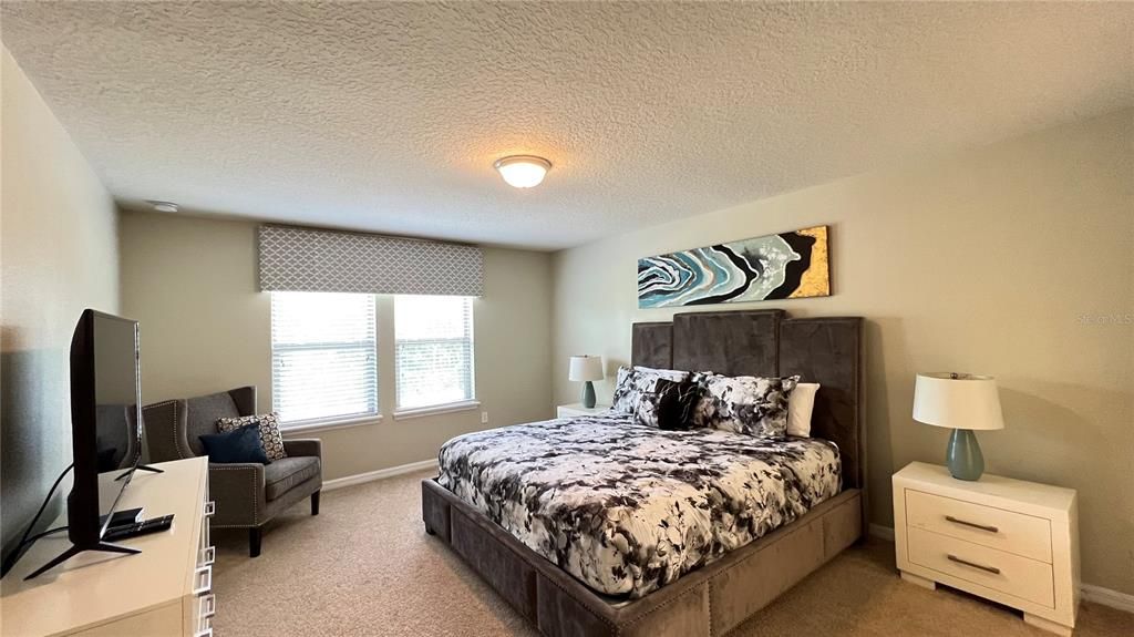 For Sale: $388,000 (5 beds, 4 baths, 2263 Square Feet)
