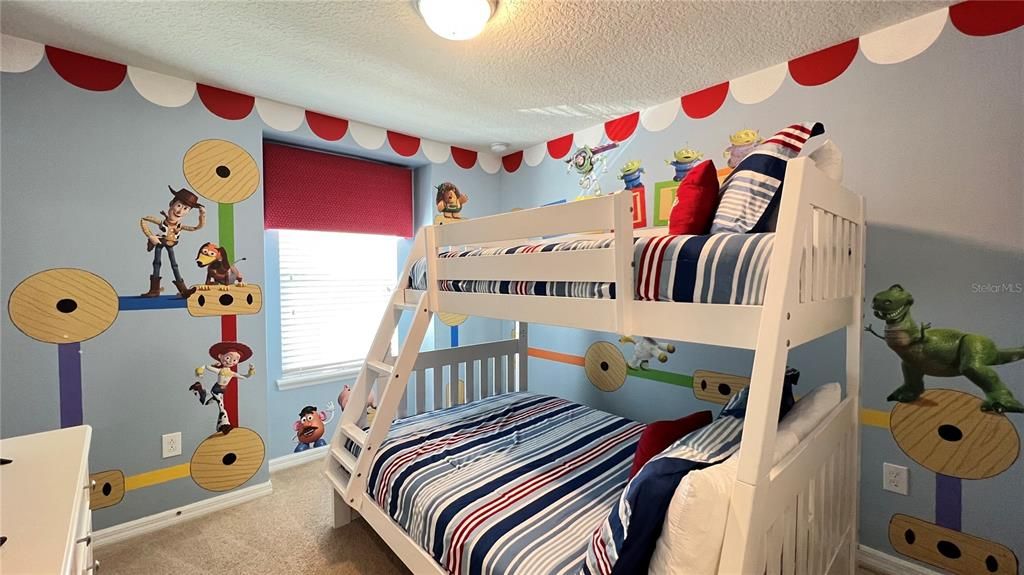For Sale: $388,000 (5 beds, 4 baths, 2263 Square Feet)