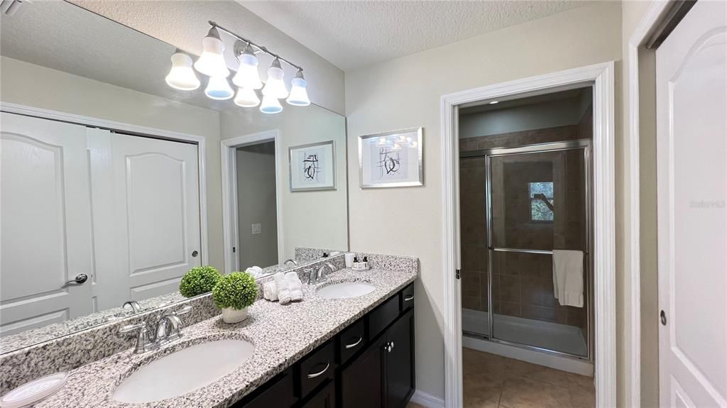 For Sale: $388,000 (5 beds, 4 baths, 2263 Square Feet)