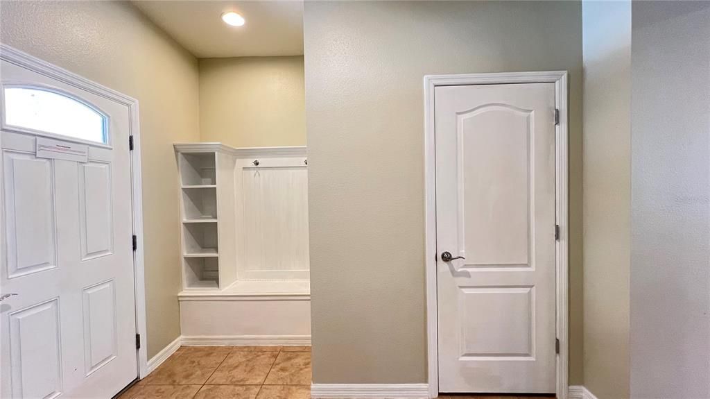 For Sale: $388,000 (5 beds, 4 baths, 2263 Square Feet)