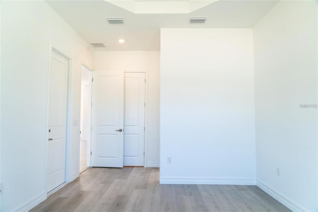 В аренду: $1,800 (4 спален, 2 ванн, 1801 Квадратных фут)
