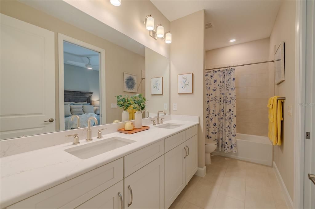 For Sale: $515,000 (3 beds, 2 baths, 1934 Square Feet)