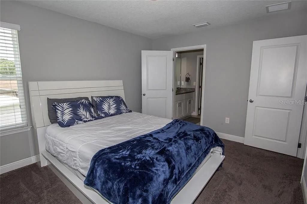 For Rent: $3,800 (3 beds, 2 baths, 2181 Square Feet)