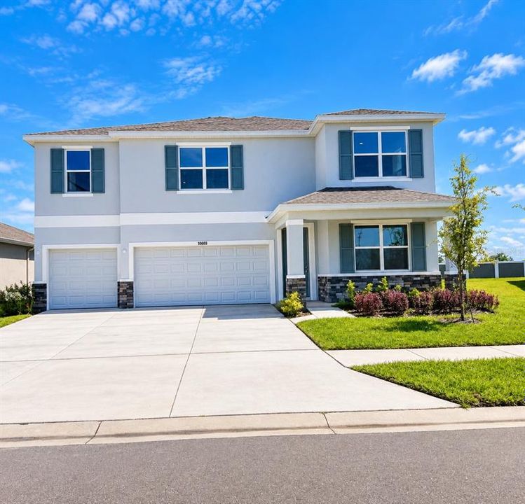 For Rent: $3,900 (5 beds, 4 baths, 3975 Square Feet)