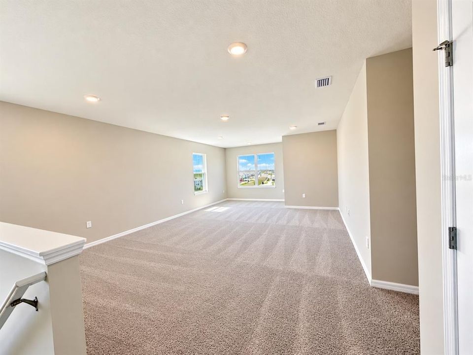 For Rent: $3,900 (5 beds, 4 baths, 3975 Square Feet)