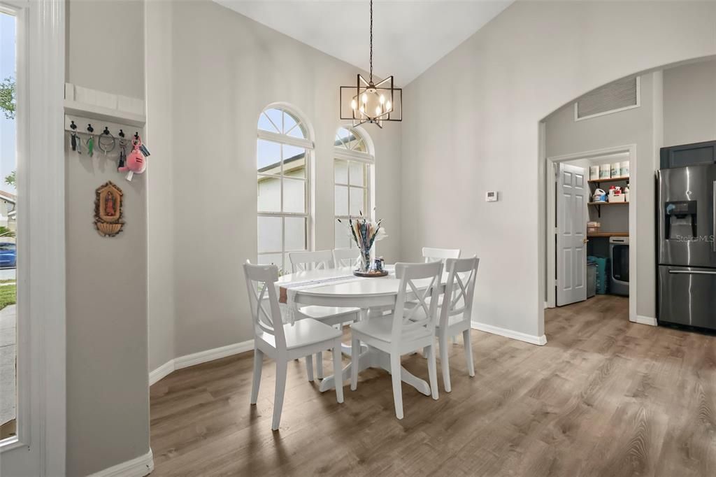 For Sale: $425,000 (3 beds, 2 baths, 1859 Square Feet)