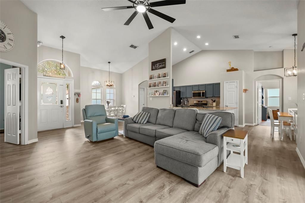 For Sale: $425,000 (3 beds, 2 baths, 1859 Square Feet)