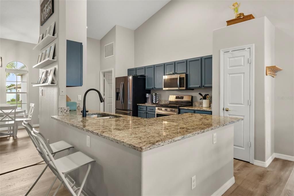 For Sale: $425,000 (3 beds, 2 baths, 1859 Square Feet)