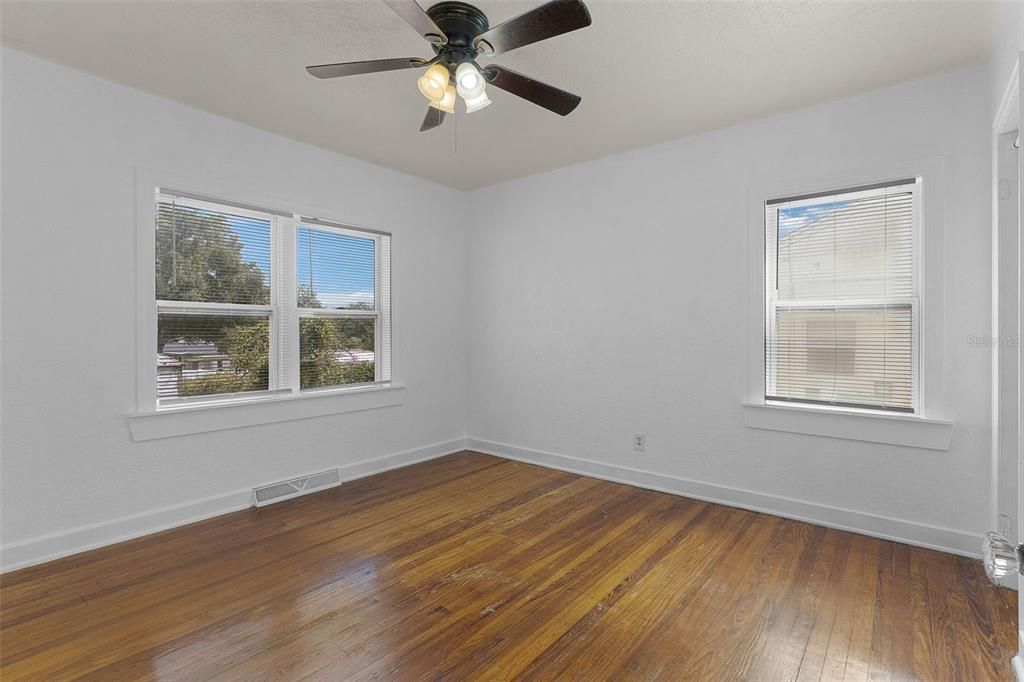 For Sale: $239,900 (3 beds, 1 baths, 1399 Square Feet)