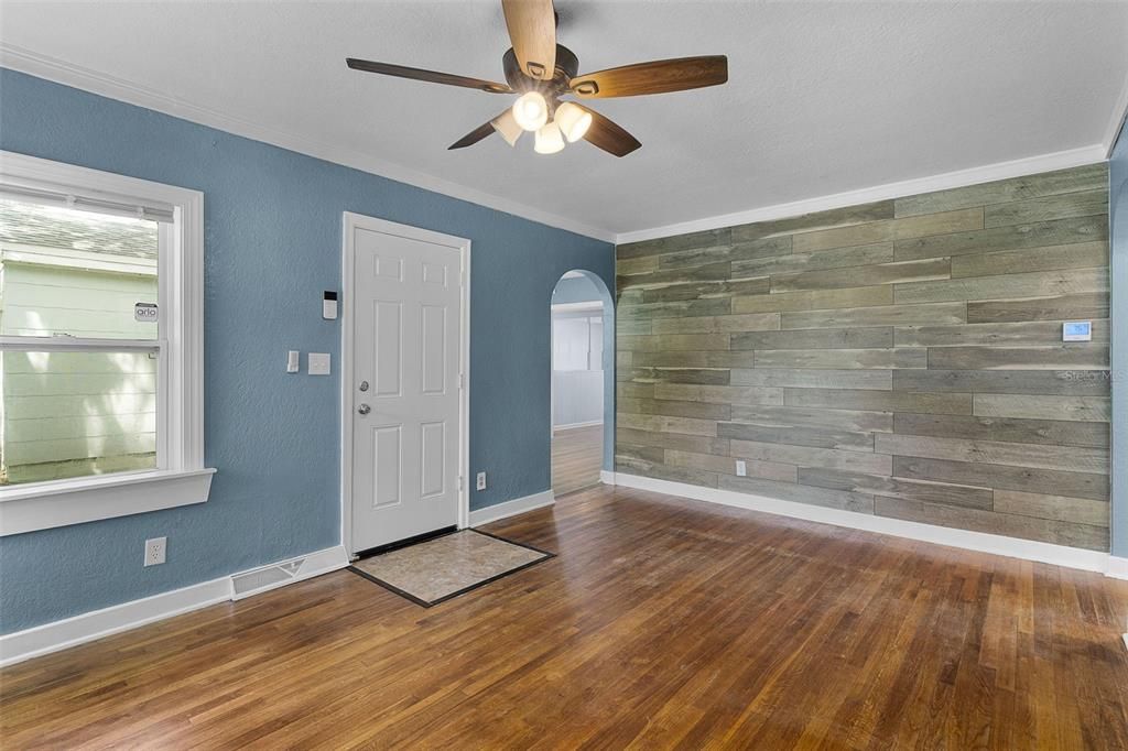 For Sale: $239,900 (3 beds, 1 baths, 1399 Square Feet)