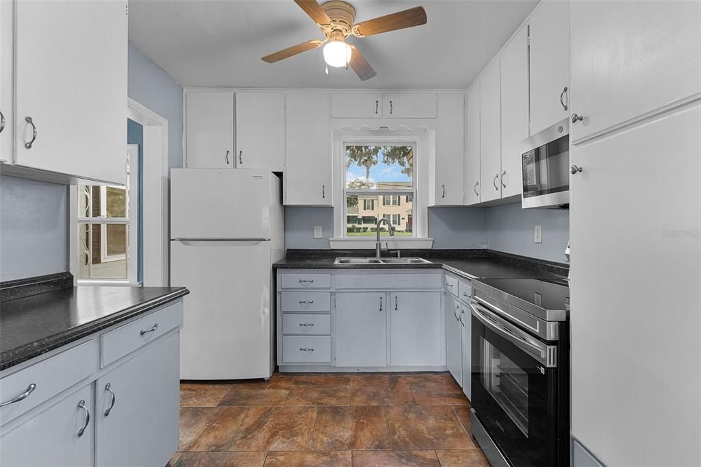 For Sale: $239,900 (3 beds, 1 baths, 1399 Square Feet)