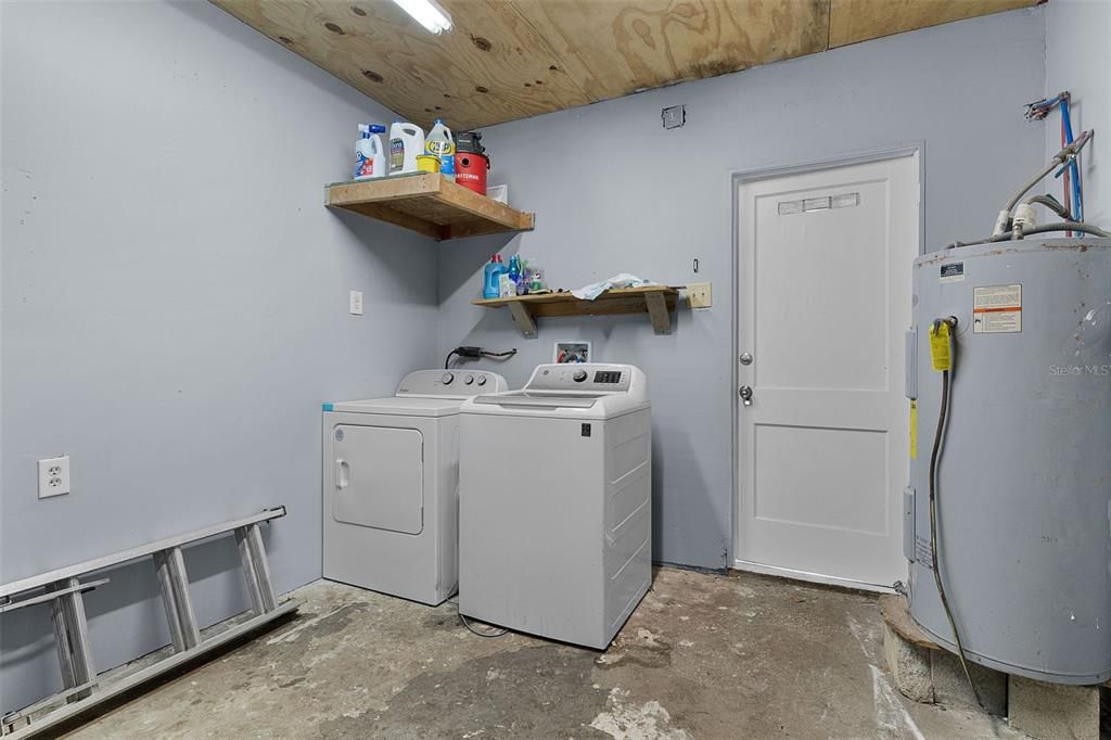 For Sale: $239,900 (3 beds, 1 baths, 1399 Square Feet)