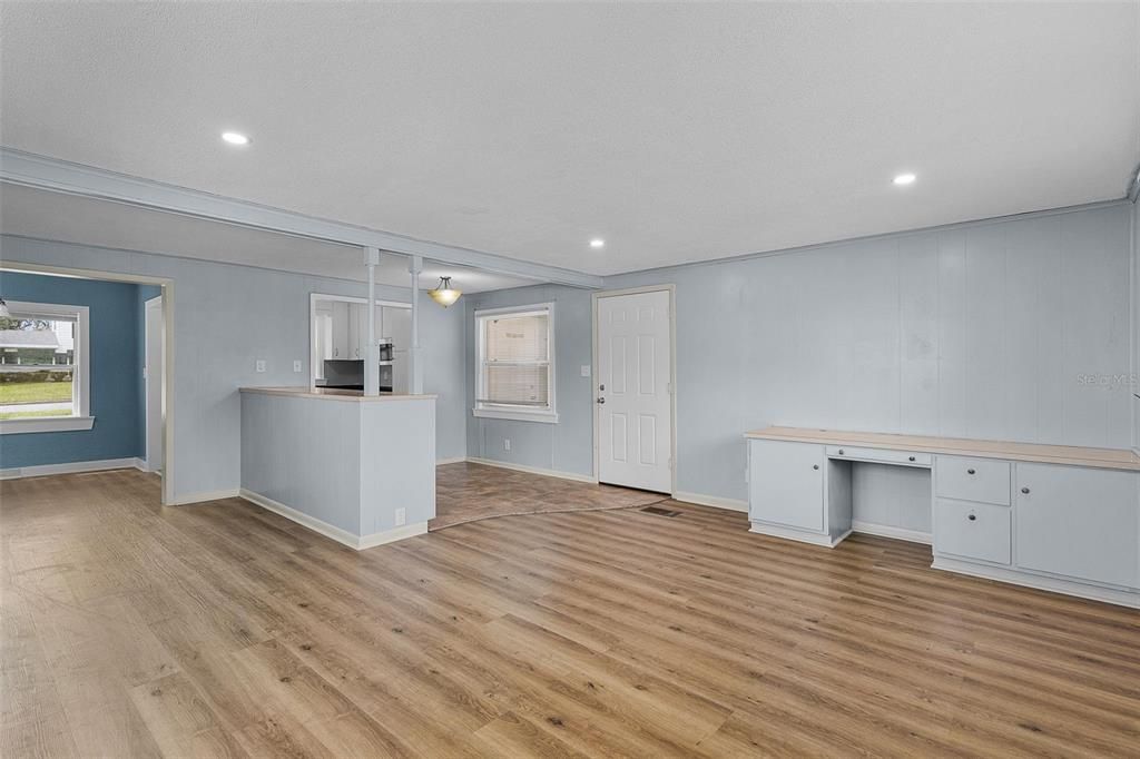 For Sale: $239,900 (3 beds, 1 baths, 1399 Square Feet)
