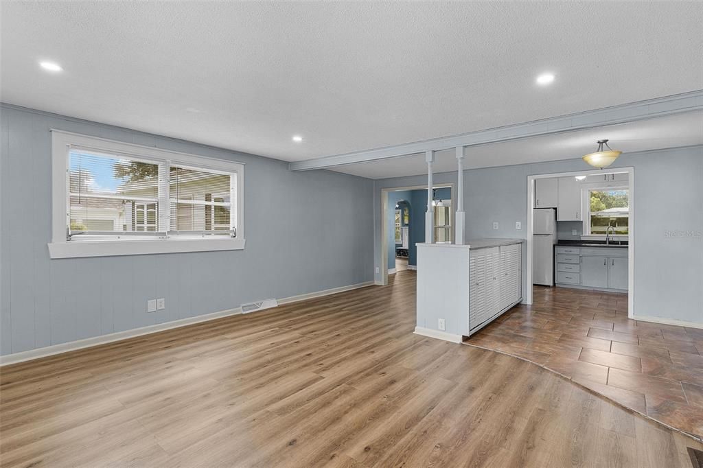 For Sale: $239,900 (3 beds, 1 baths, 1399 Square Feet)