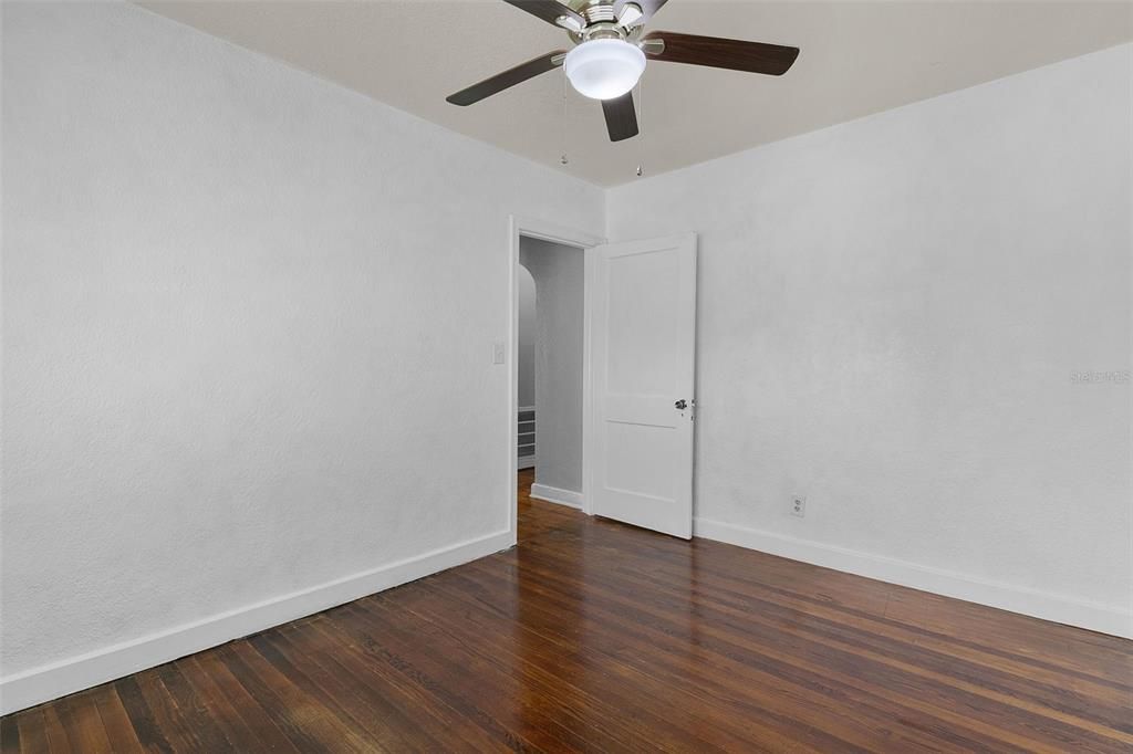 For Sale: $239,900 (3 beds, 1 baths, 1399 Square Feet)
