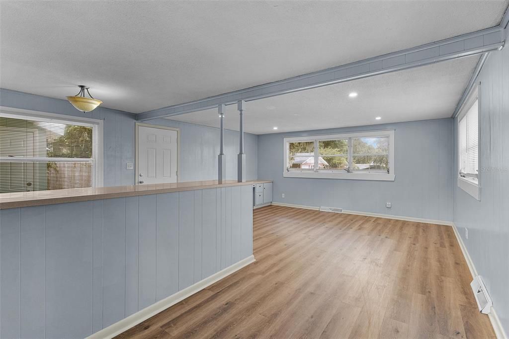 For Sale: $239,900 (3 beds, 1 baths, 1399 Square Feet)