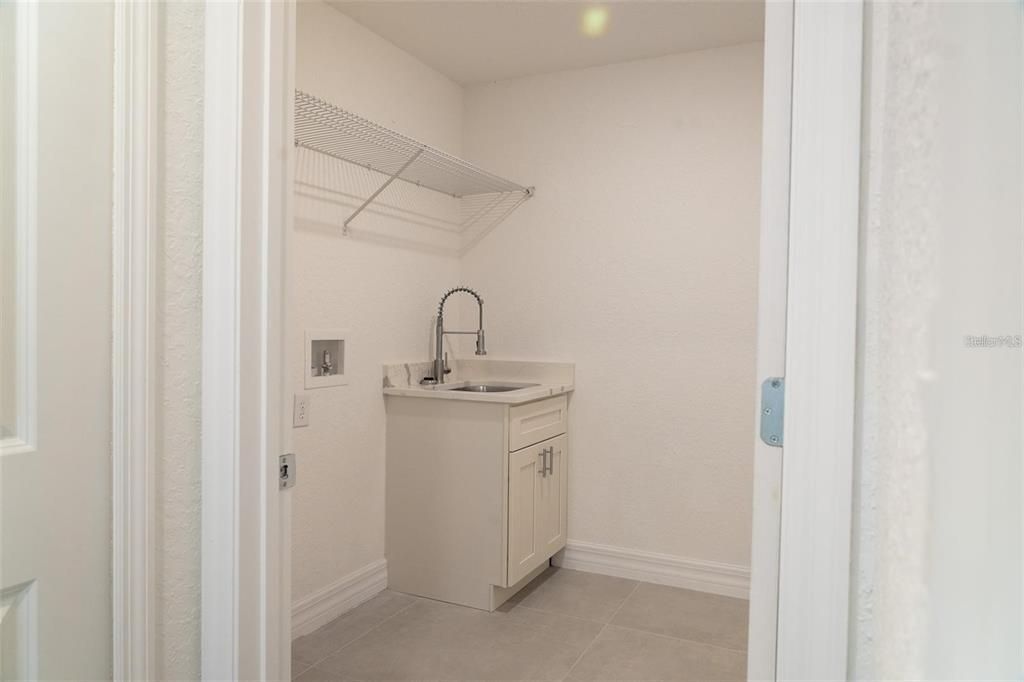 В аренду: $1,800 (4 спален, 2 ванн, 1801 Квадратных фут)