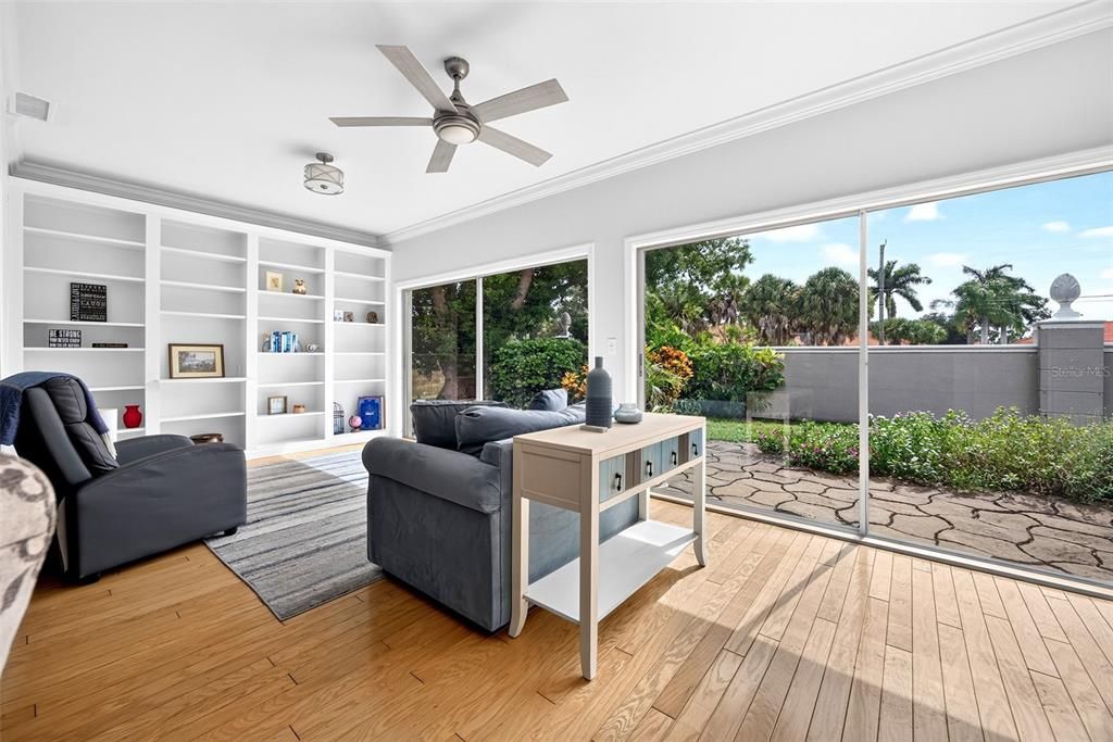 For Sale: $374,500 (2 beds, 2 baths, 1831 Square Feet)