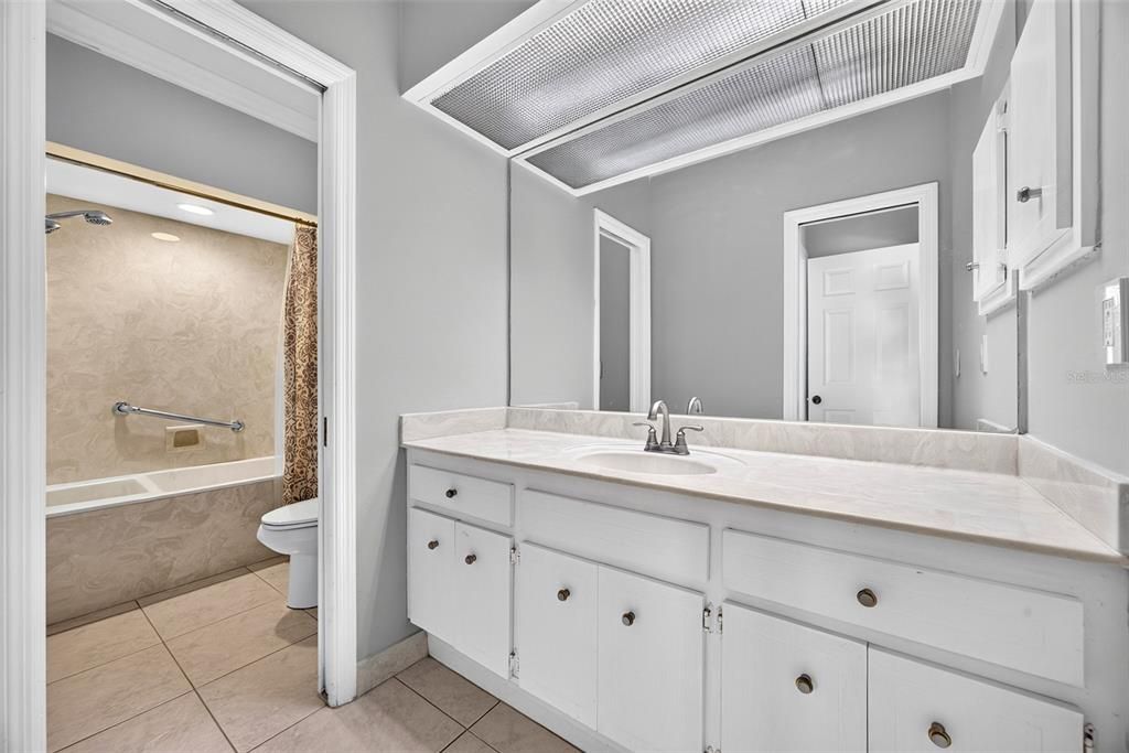 For Sale: $374,500 (2 beds, 2 baths, 1831 Square Feet)