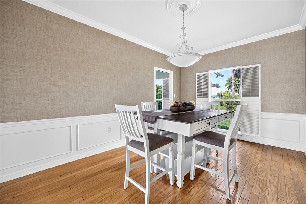 For Sale: $374,500 (2 beds, 2 baths, 1831 Square Feet)