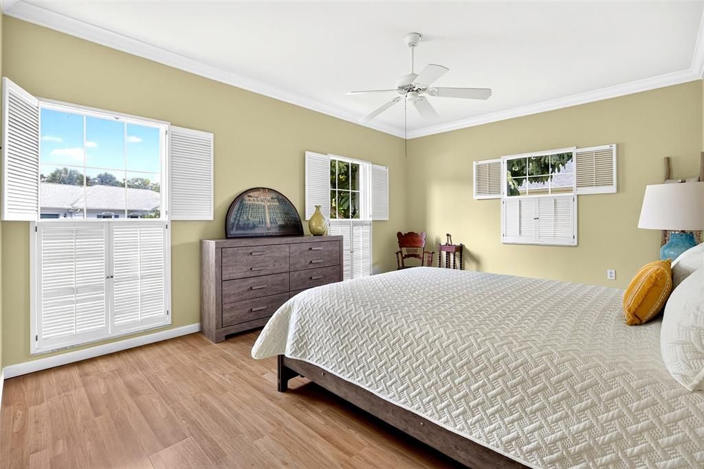 For Sale: $374,500 (2 beds, 2 baths, 1831 Square Feet)