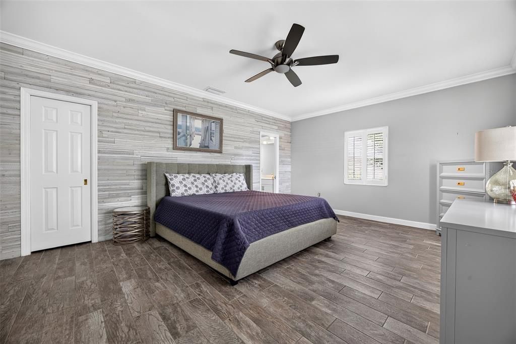 For Sale: $374,500 (2 beds, 2 baths, 1831 Square Feet)