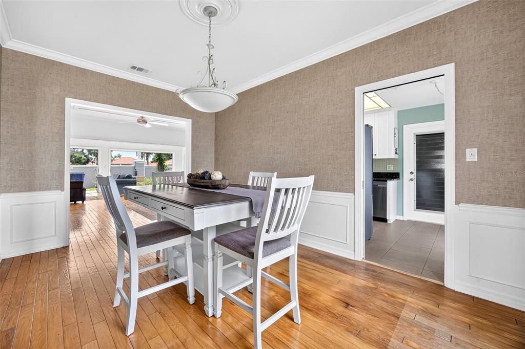 For Sale: $374,500 (2 beds, 2 baths, 1831 Square Feet)
