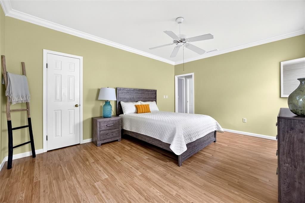 For Sale: $374,500 (2 beds, 2 baths, 1831 Square Feet)