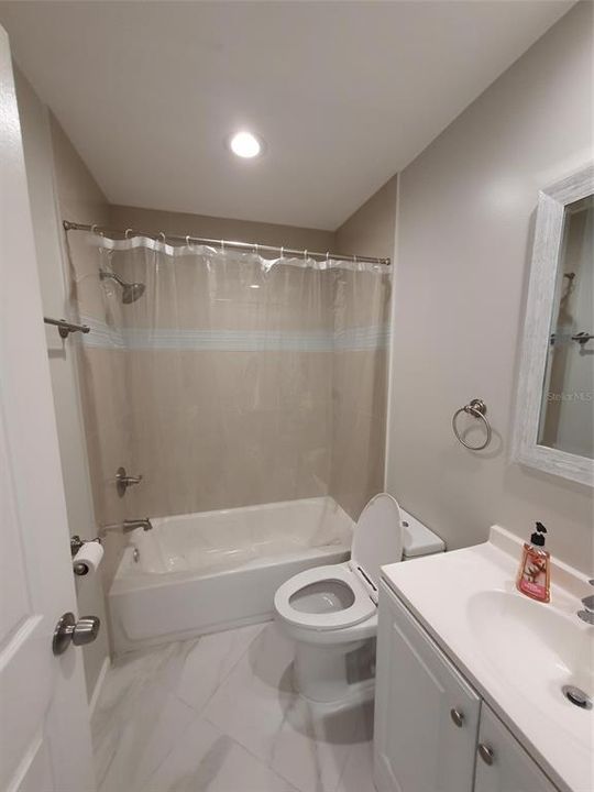 В аренду: $1,950 (2 спален, 2 ванн, 1000 Квадратных фут)