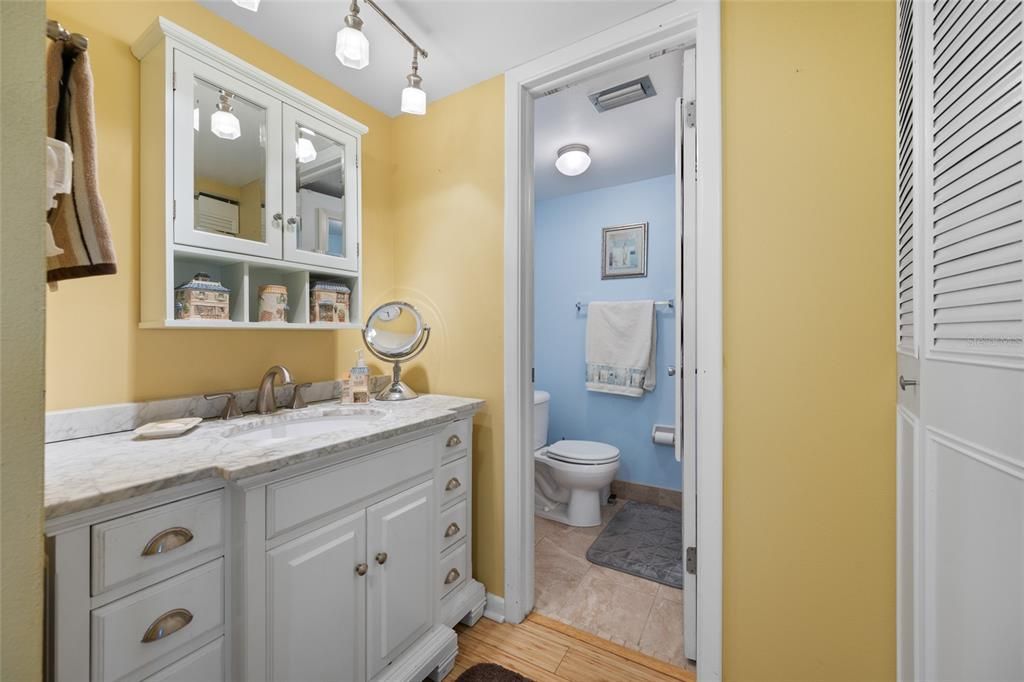 For Sale: $424,900 (2 beds, 2 baths, 1055 Square Feet)