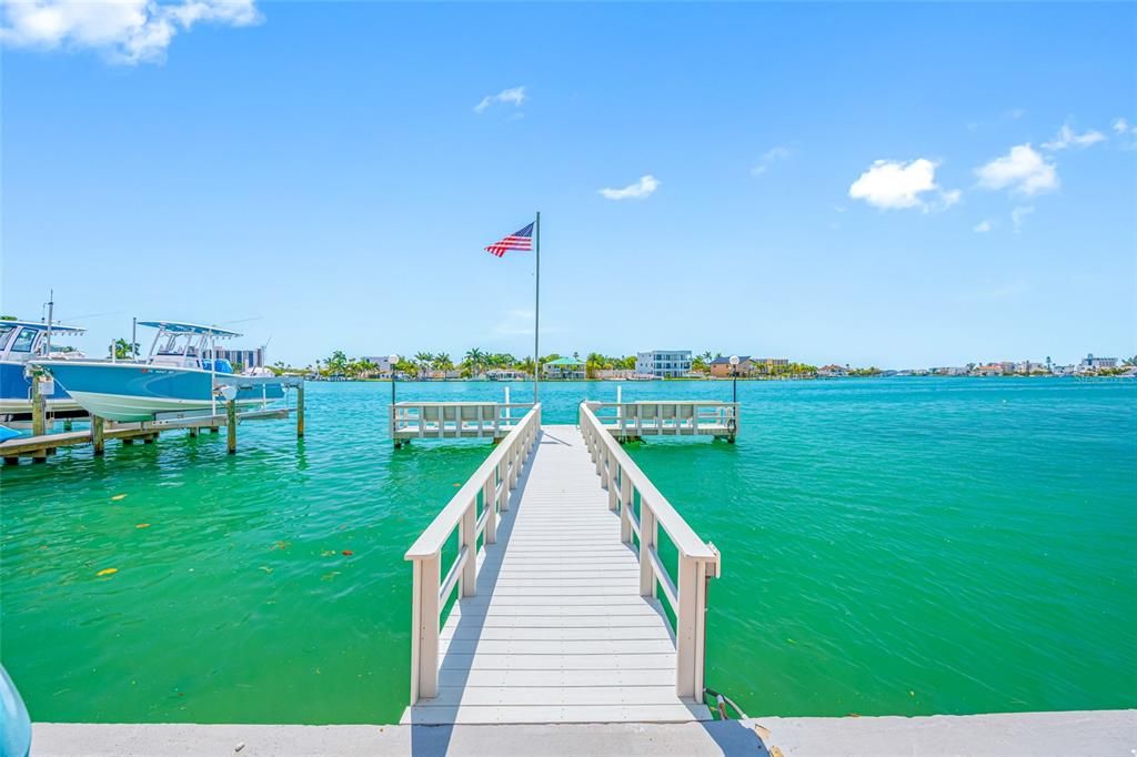 For Sale: $424,900 (2 beds, 2 baths, 1055 Square Feet)