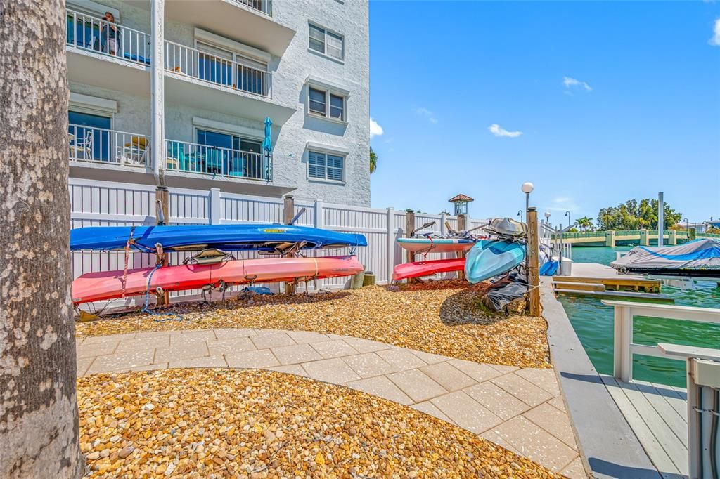 For Sale: $424,900 (2 beds, 2 baths, 1055 Square Feet)