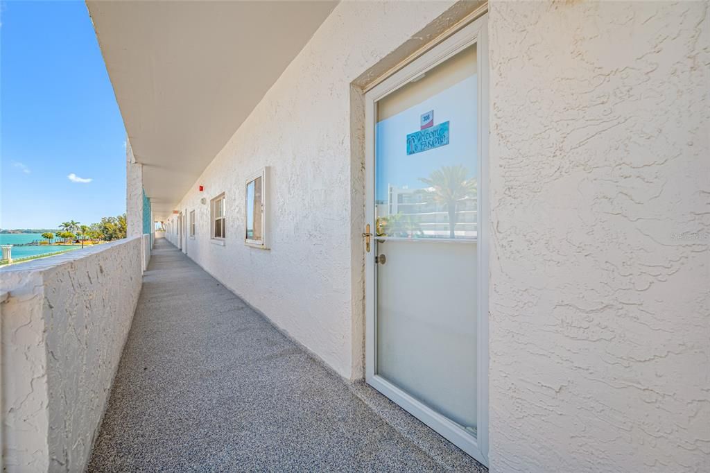 For Sale: $424,900 (2 beds, 2 baths, 1055 Square Feet)