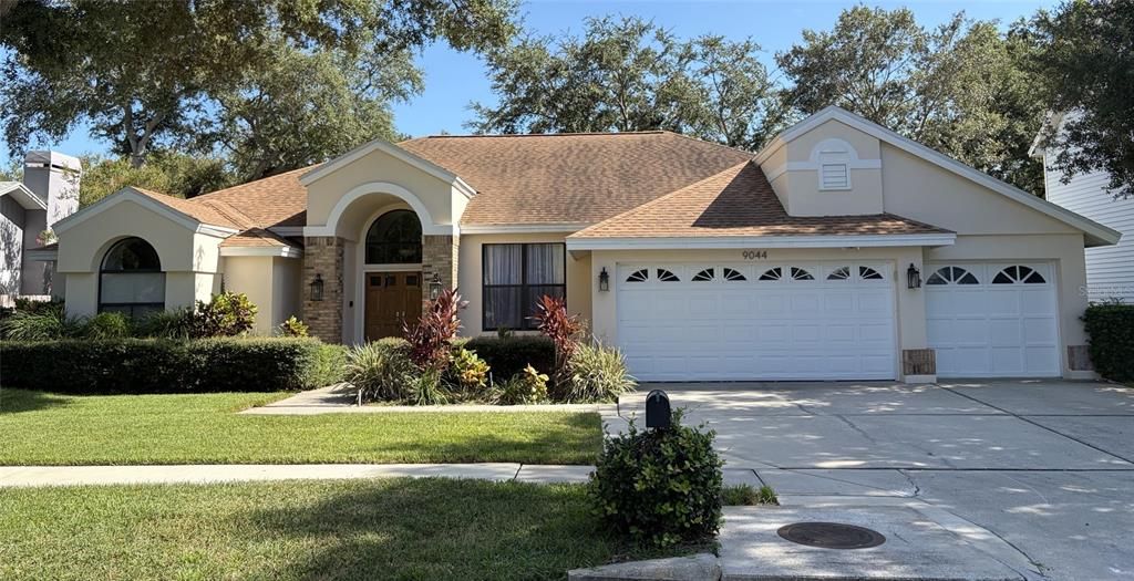 Recently Sold: $695,000 (4 beds, 2 baths, 2610 Square Feet)