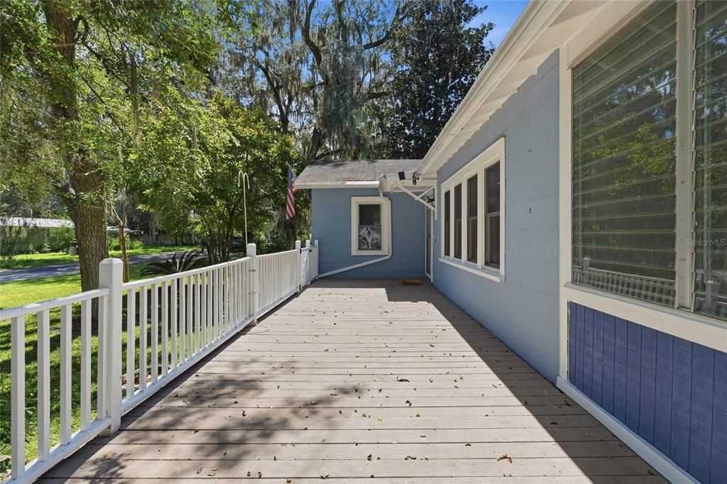 For Sale: $319,900 (3 beds, 2 baths, 1732 Square Feet)