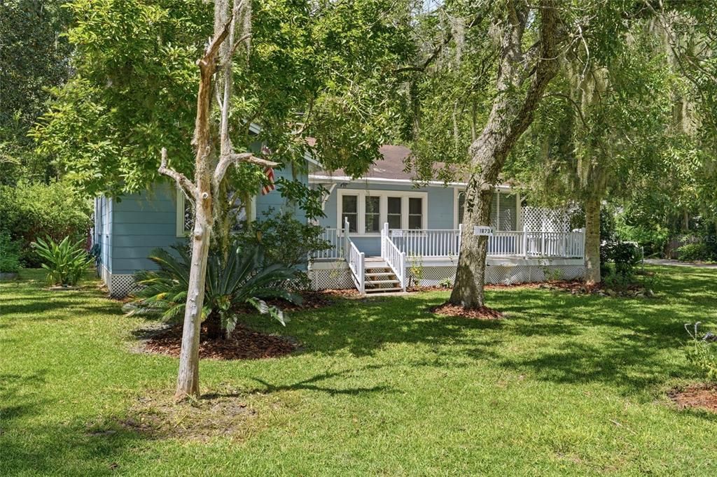 For Sale: $319,900 (3 beds, 2 baths, 1732 Square Feet)