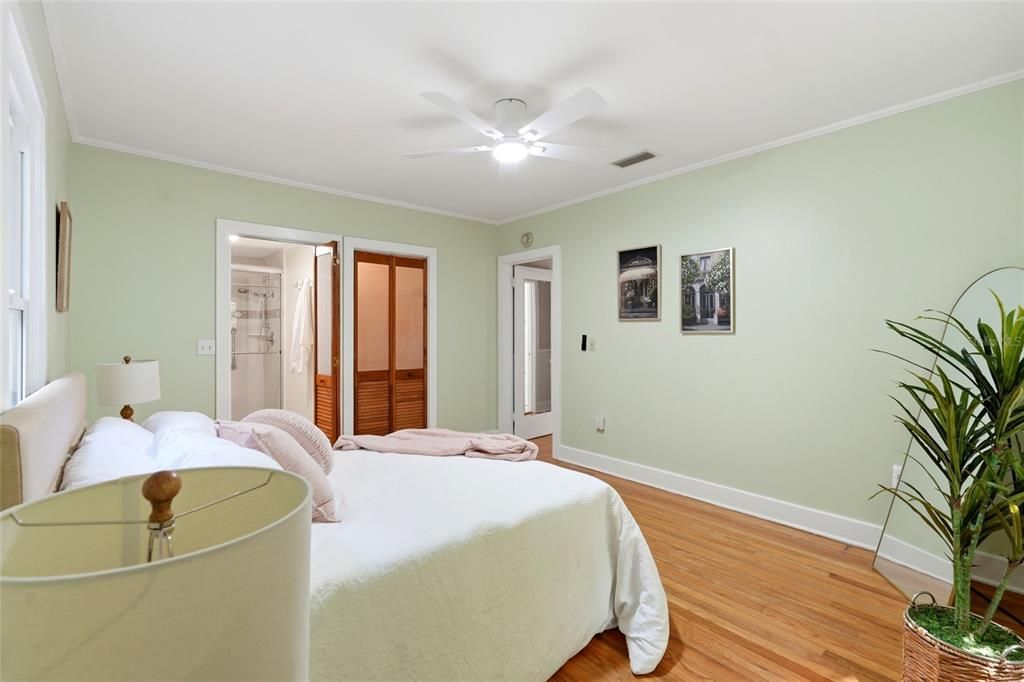 For Sale: $319,900 (3 beds, 2 baths, 1732 Square Feet)