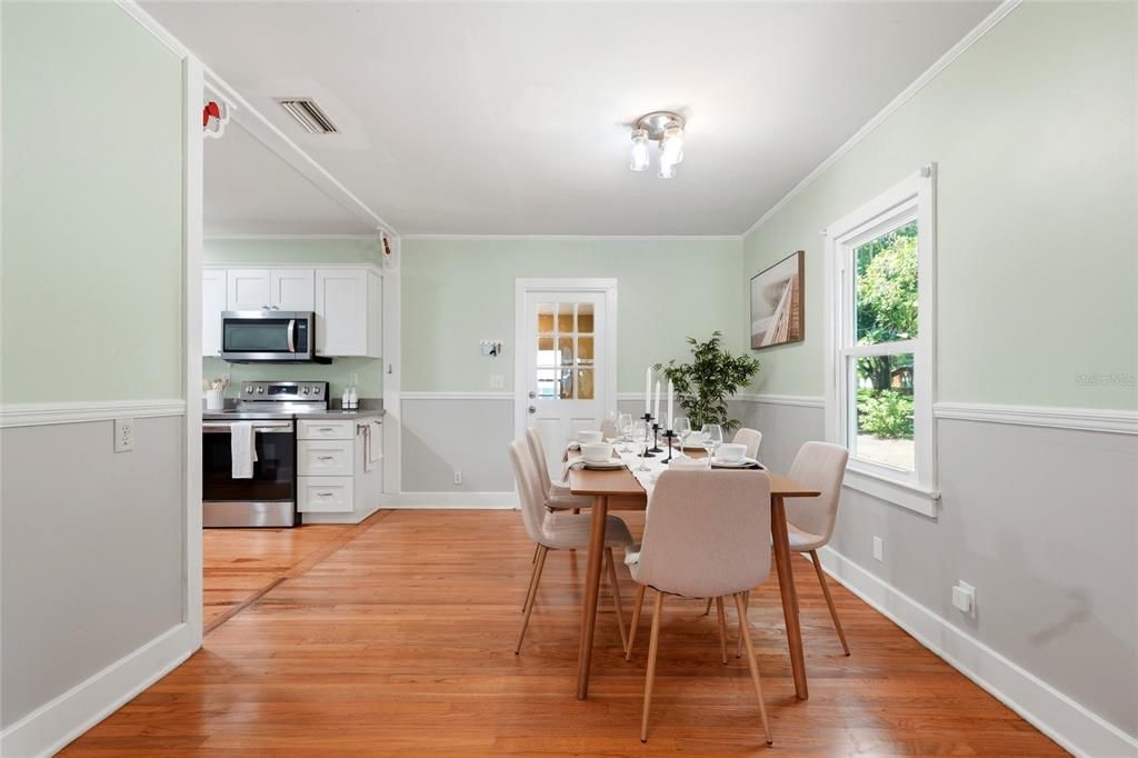 For Sale: $319,900 (3 beds, 2 baths, 1732 Square Feet)