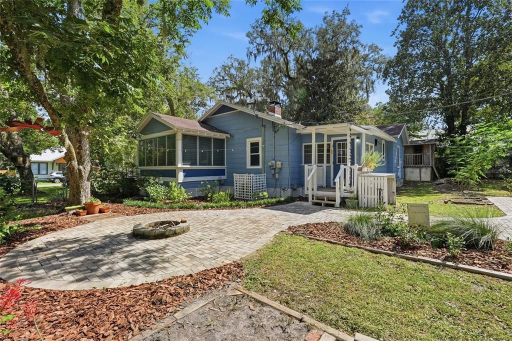 For Sale: $319,900 (3 beds, 2 baths, 1732 Square Feet)