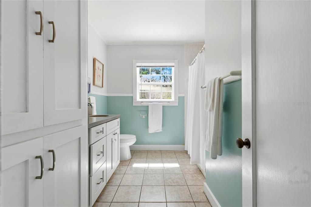 For Sale: $319,900 (3 beds, 2 baths, 1732 Square Feet)