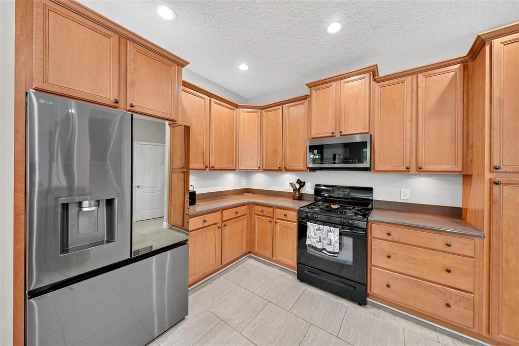 En Venta: $590,000 (6 camas, 3 baños, 3855 Pies cuadrados)