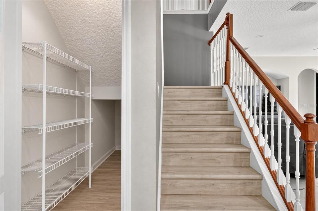 En Venta: $590,000 (6 camas, 3 baños, 3855 Pies cuadrados)