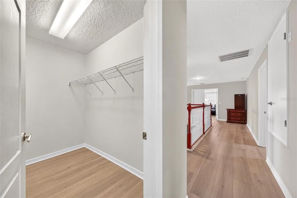 En Venta: $590,000 (6 camas, 3 baños, 3855 Pies cuadrados)