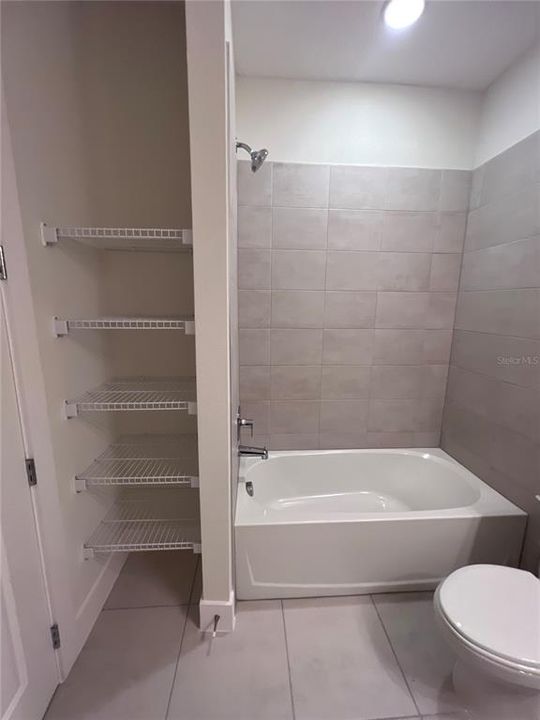 В аренду: $2,500 (3 спален, 2 ванн, 1899 Квадратных фут)