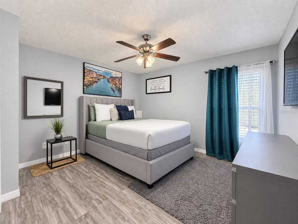 For Rent: $2,600 (4 beds, 2 baths, 1929 Square Feet)